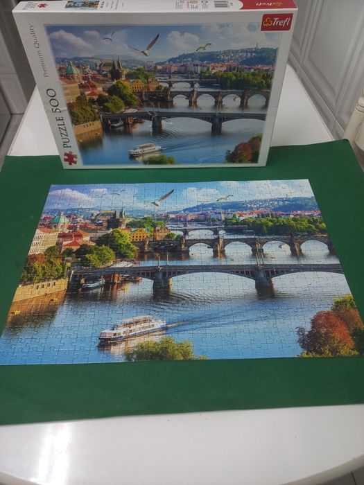 Bonito puzzle  500 peças  Completo.