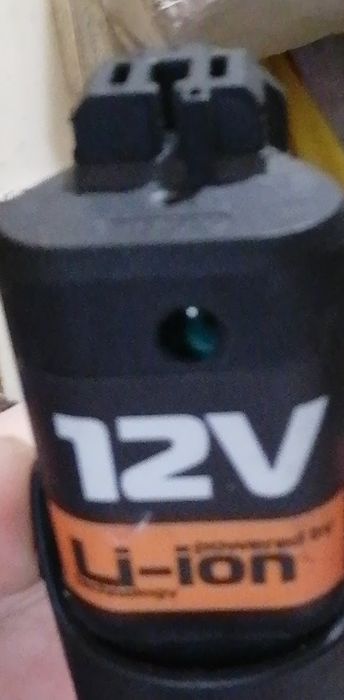 Продам шуруповерт Lion