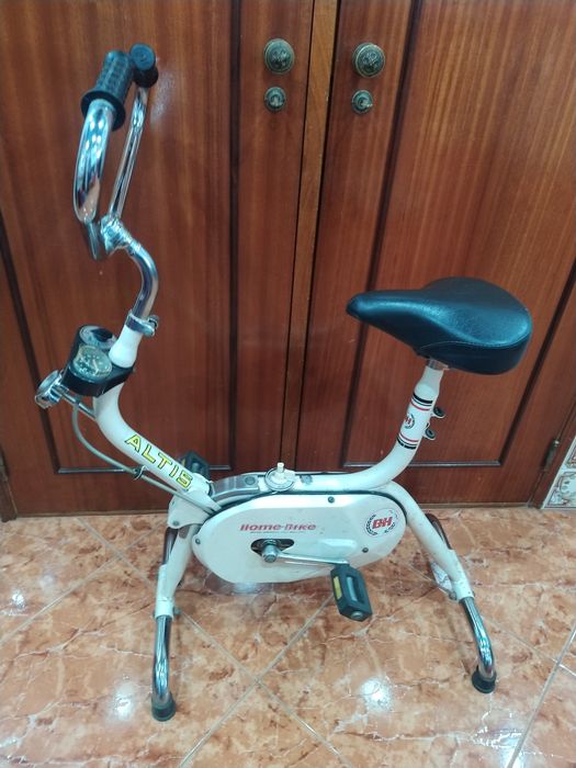 Bicicleta estática Altis BH anos 80 com 17,5kg casa quarto apartamento