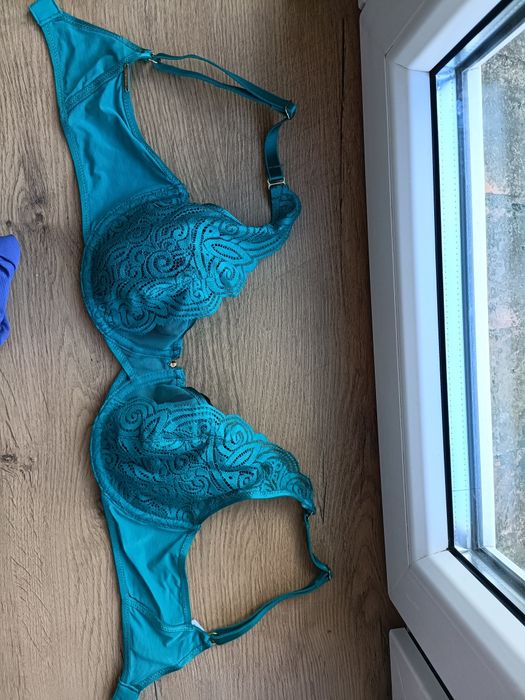 Biustonosz chantelle 75 b nowy