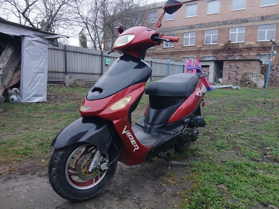 Продам скутер и запчасти.