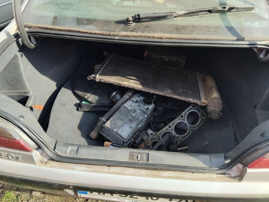 Пежо 406 1.8 бенз. Не на ходу.