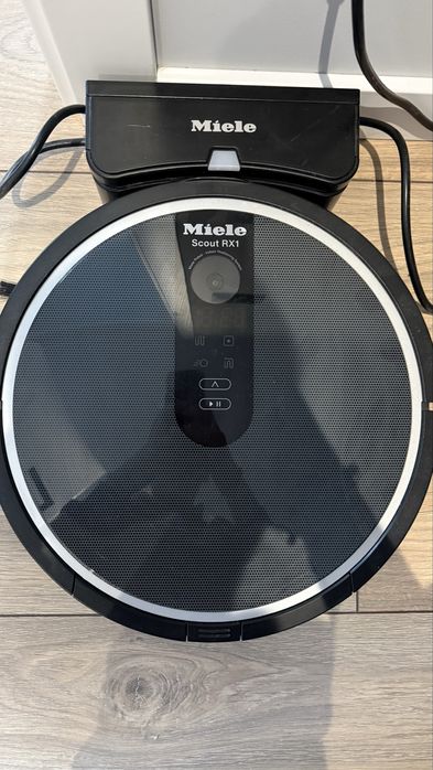 Робот пилосос Miele scout  RX1