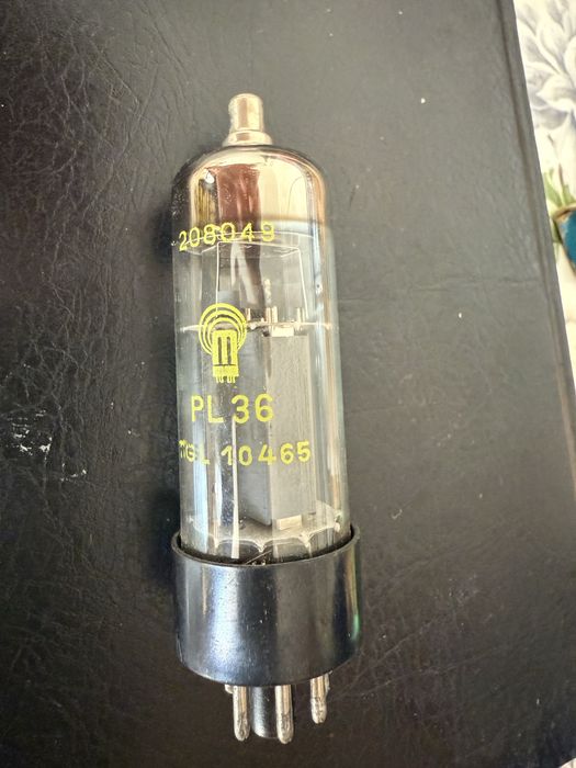 Stara lampa do radia Pl36