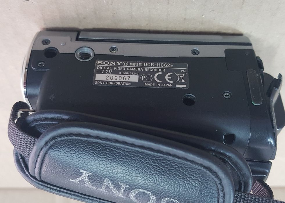 Видеокамера Sony DCR-HC62E