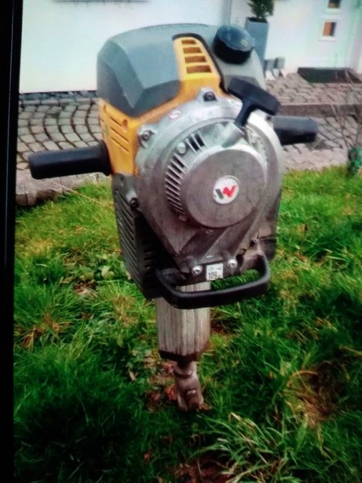 Młot spalinowy do kucia