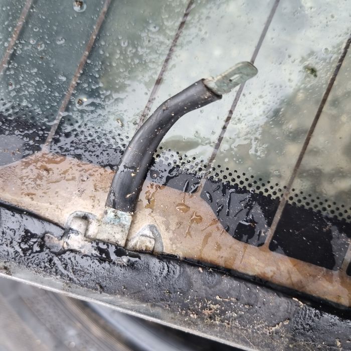 Скло заднє вітрове  Рено Симбл Кліо седан