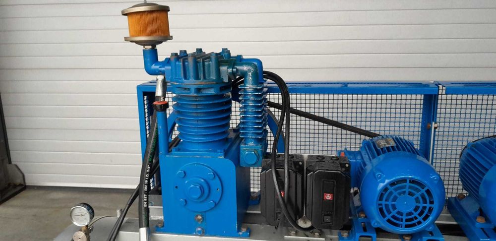 Kompresor tłokowy FASSI 500 L 2 sprężarki 10/25