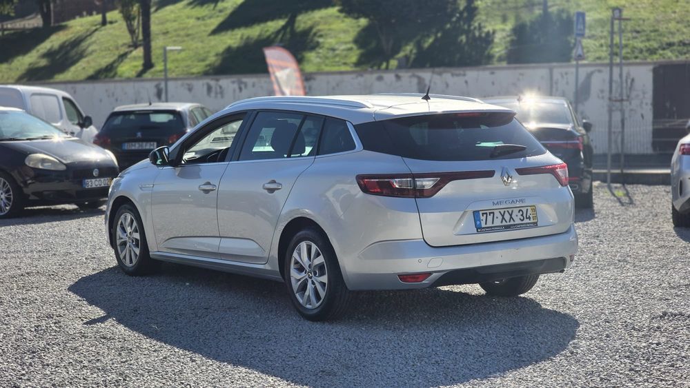 RENAULT Mégane IV Sport Tourer Diesel 1.5 Blue dCi Limited — photo 4