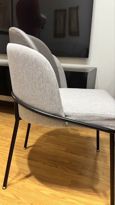 Conjunto de 8 Cadeiras de Jantar Estofadas – Design Moderno e Elegante