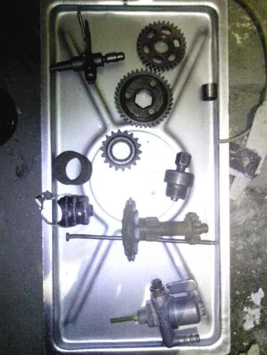 Запчастини поршні на мопед