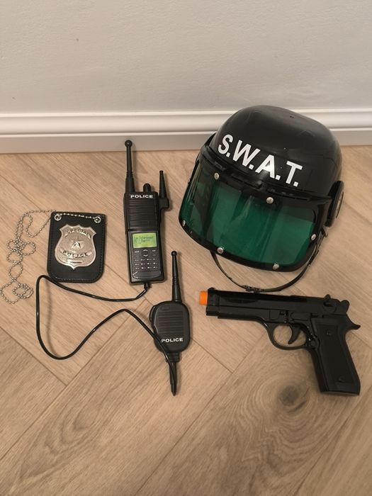 Zestaw akcesoriów kostiumowych S.W.A.T + odznaka policyjna