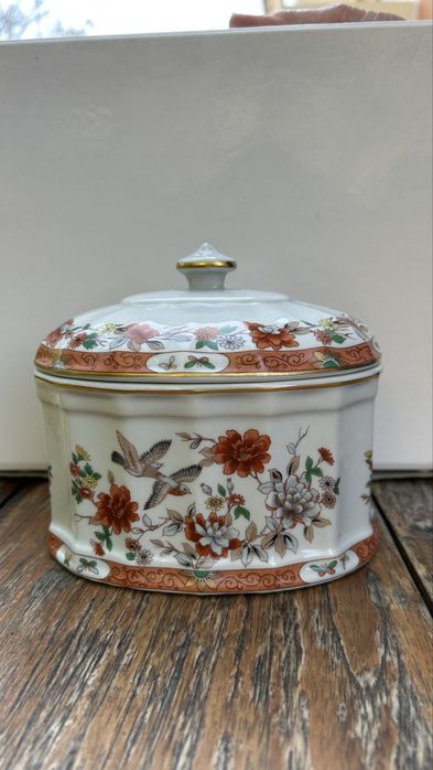 Vista Alegre Banco Comercial Português 1985-1991 – terrina em porcelana