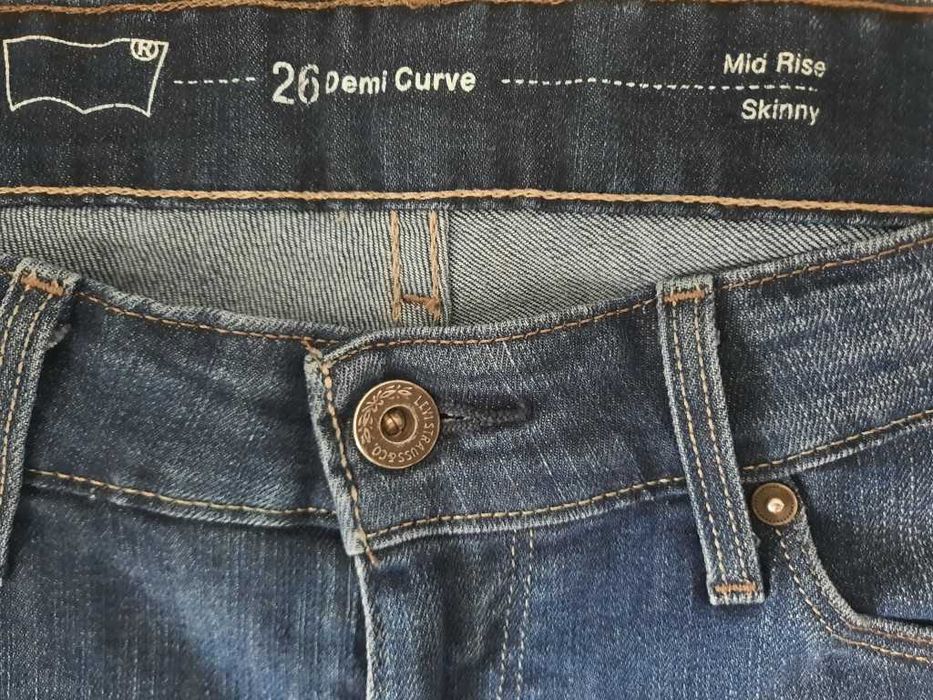 Levi's Demi Curve W26/L32