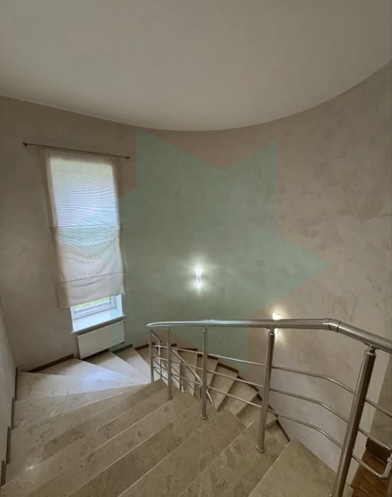 Пропонується в оренду будинок 200 м²