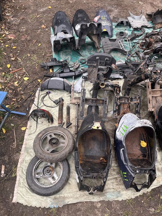 Продам запчастини до скутера сузукі сепія