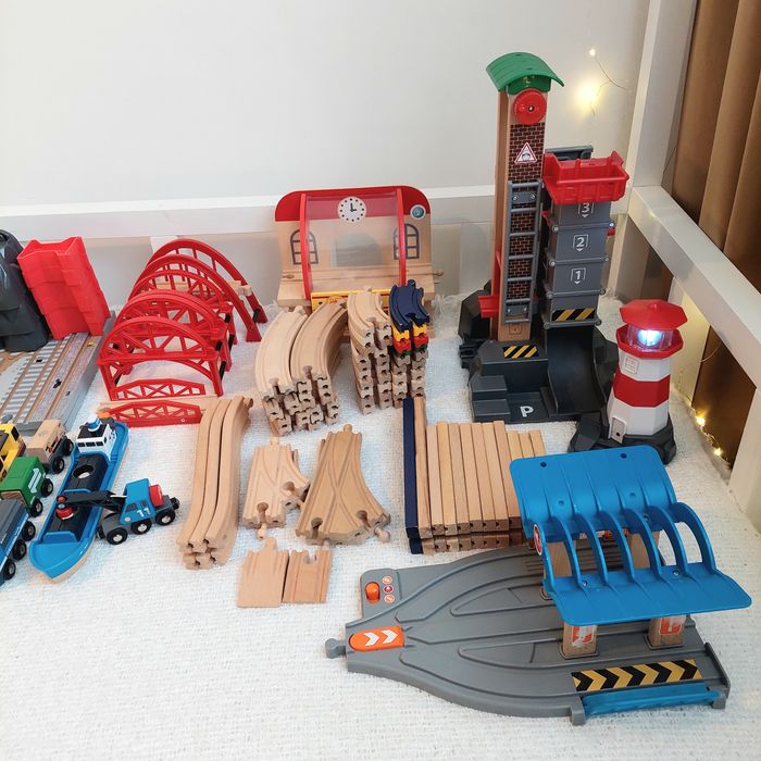 Zestaw BRIO 108 szt tory stacje pociagi wagony