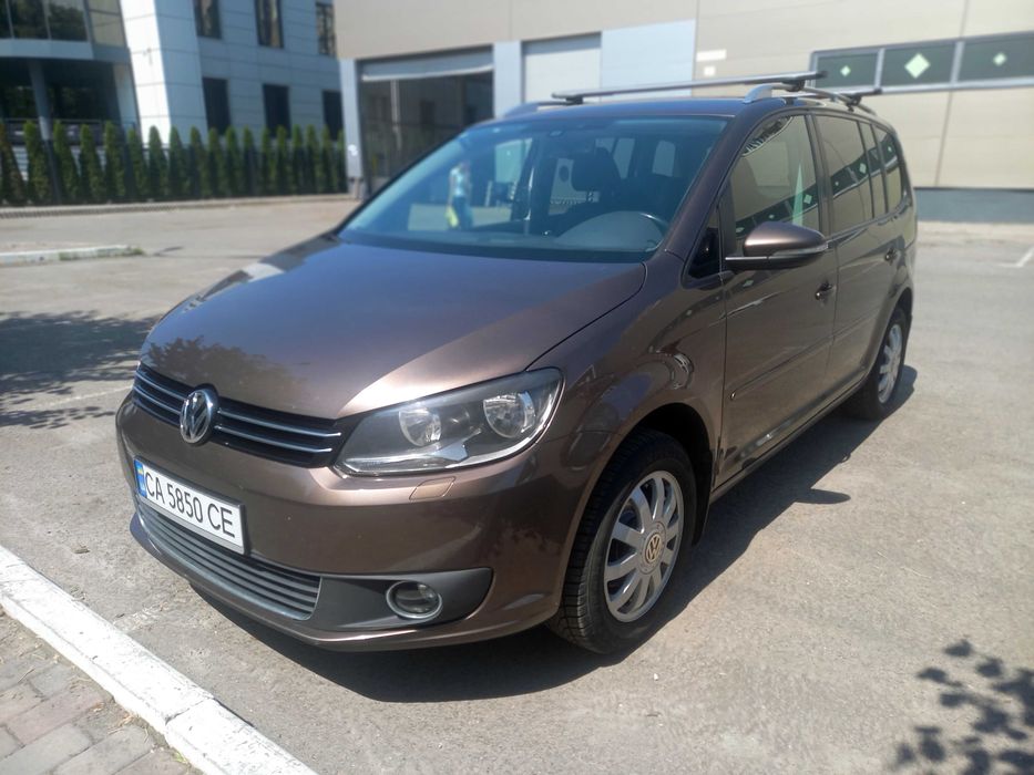 Volkswagen Touran 2011  2.0D AT (140 к.с.) Стан -Хороший.!