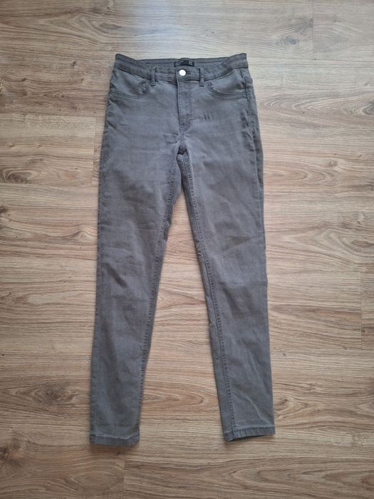 Świetne szare spodnie jeansy wysoki stan rurki elastyczne Sinsay 40
