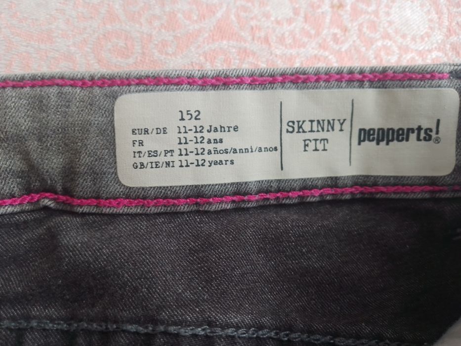 Продам дитячі джинси нові.