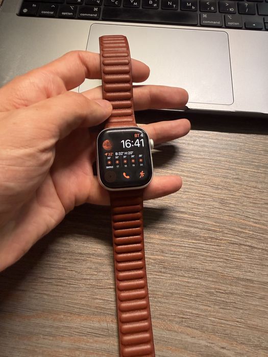 Шкіряні ремінці Apple Leather Link 41 мм M/L для Apple Watch 41/42 мм Umber / Golden Brown (Оригінал)