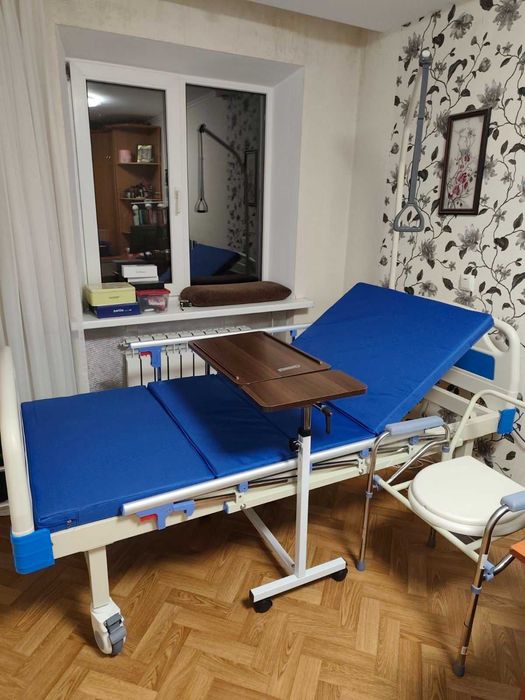 Ліжко медичне 4 секційне  (Нове) в комплекті з огорожами і трапецією