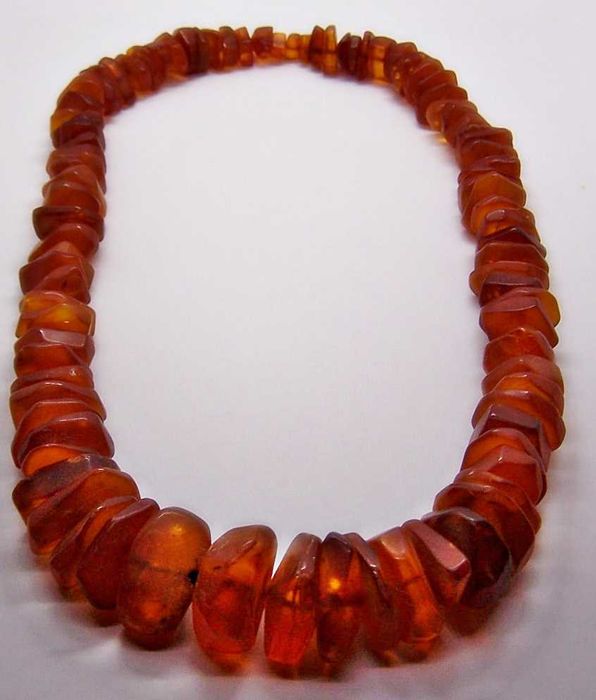 Sprzedam korale wykonane z bursztynu bałtyckiego