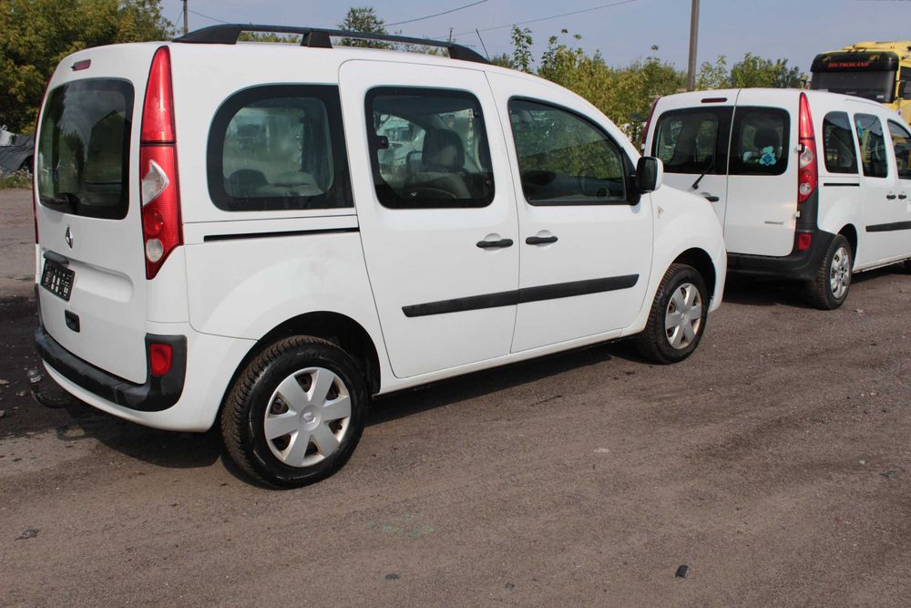 Renault Kangoo двері передні, здвижні задні пластик рено кенго 2 двери