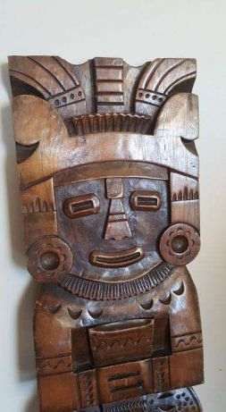 Estátua Exótica, Totem