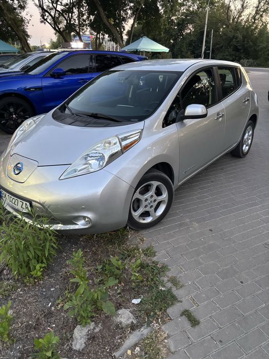 Продам Nissan Leaf
