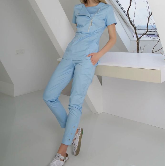 Форма медична дуже стильна