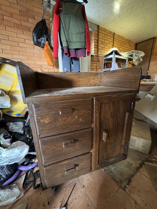 Дерев’яний комод