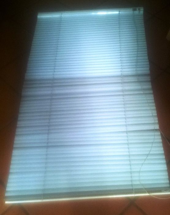 An interior aluminum blind