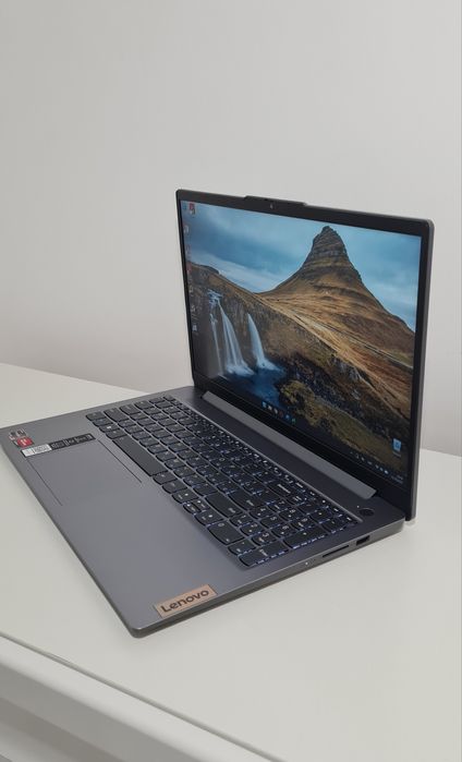 Ноутбук Lenovo Slim 3 15AMN8/15.6" FHD/Ryzen 5 7520u/8 GbRAM/512 GbSSD
