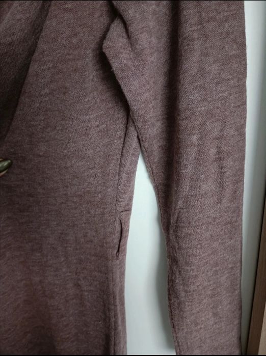 Sweterek sukienka Amisu 36, dekolt woda, z paskiem