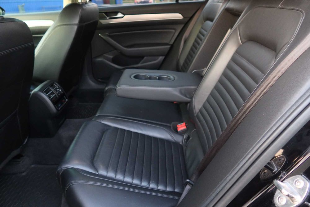 автомобіль passat b8 2017 р