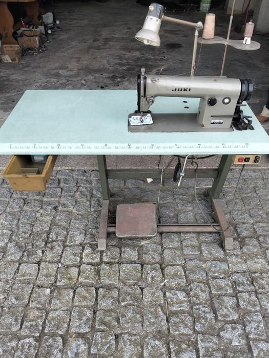 Máquina de Costura Industrial Ponto Corrido