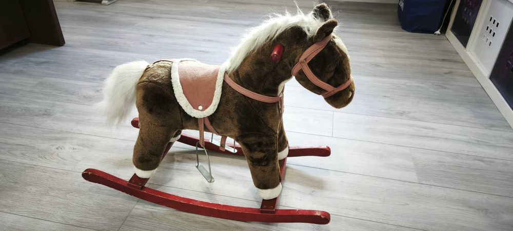 Cavalinho de baloiço Castanho