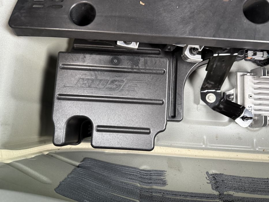 Сабвуфер Chevrolet Bolt EUV 2022 Premier