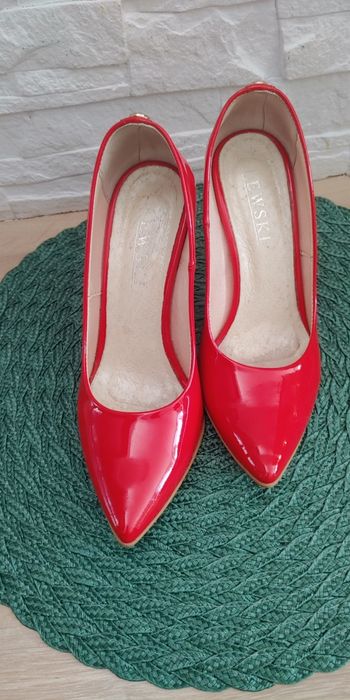 Szpilki lakierowane skora naturalna 37