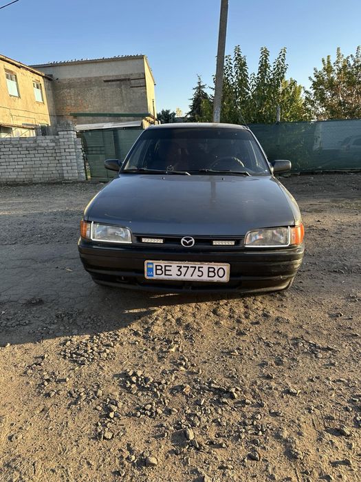 Mazda 323 1993 года
