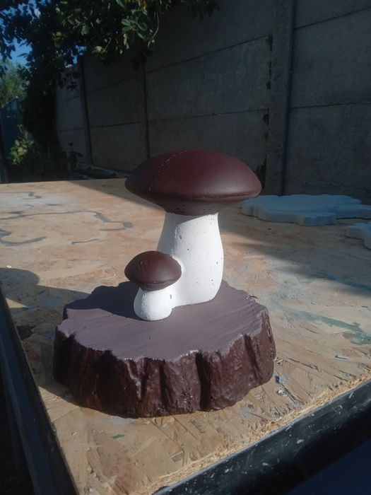 Садові фігури з бетону