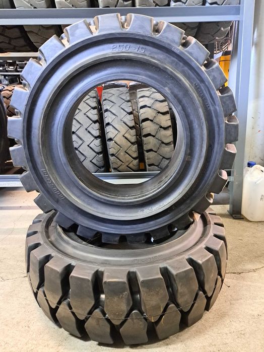 Opony pełne Rodaco R1 250-15 do wózka widłowego  - nowe