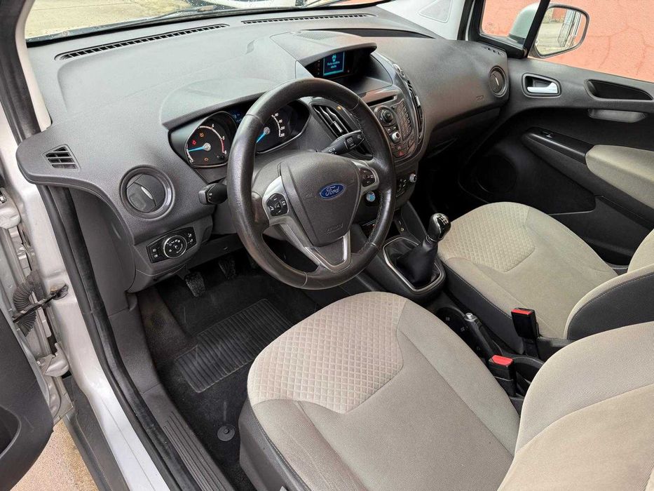 Ford Tourneo Courier 1.5 TDCi Titanium