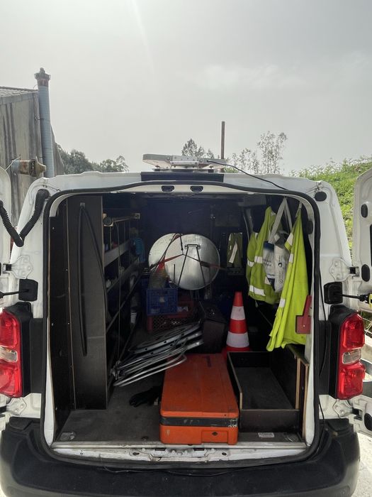 Triângulo de sinalização de obras