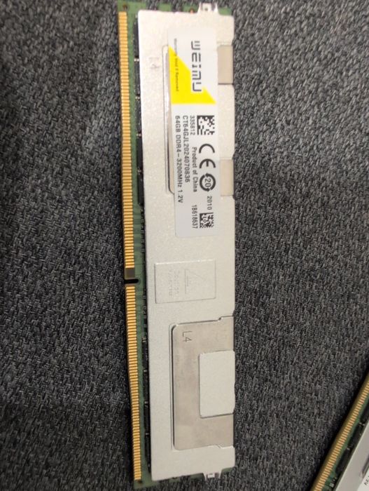 Оперативна пам'ять з охолодженням LRDIMM DDR4 64GB 3200 4RX4 REG ECC,