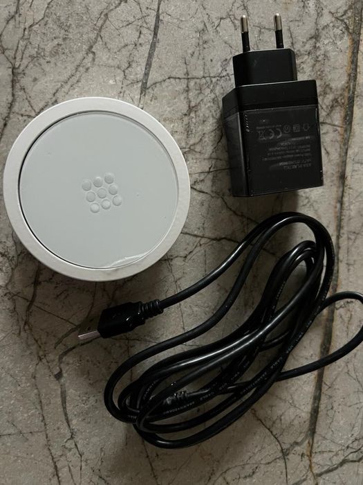 Вбудована бездротова зарядка VersaCHARGER