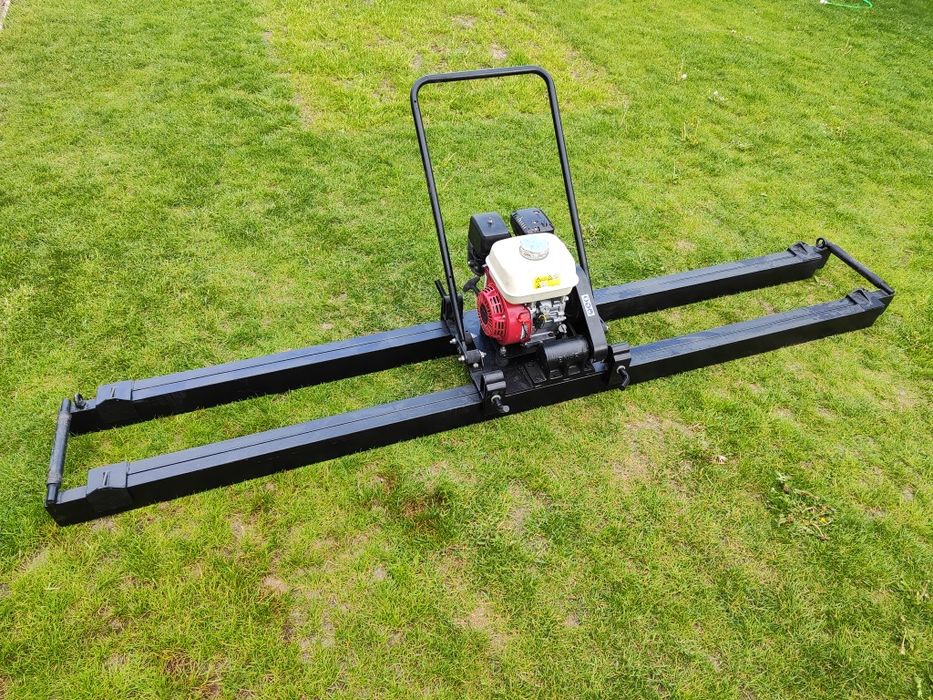 Listwa wibracyjna dwuprofilowa do  betonu ENAR HONDA 3m - 4,5 m