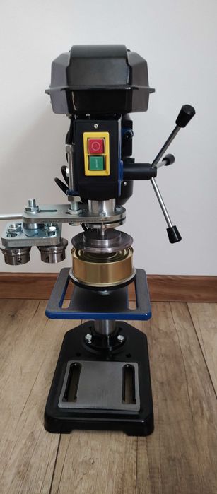 Nowiutka zamykarka do puszek konserw na jeden ruch zamykający