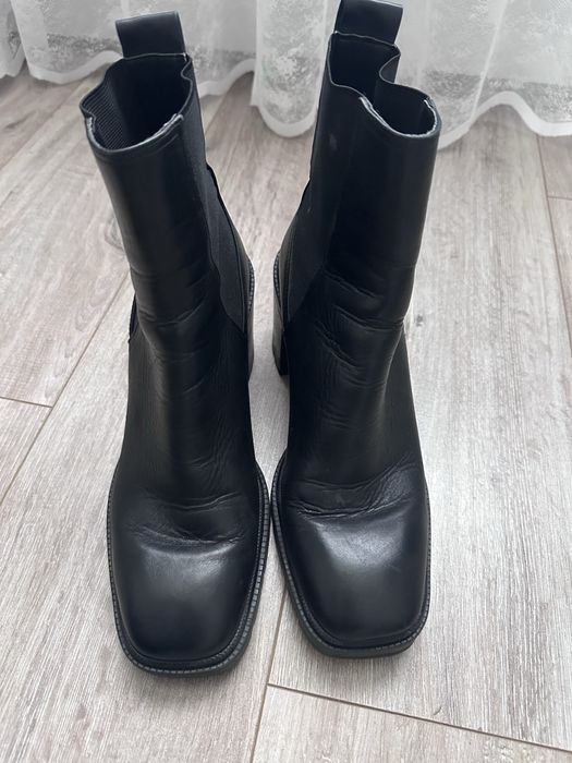 Шикарні шкіряні демі ботінки від Зара,Zara